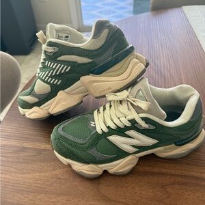 New Balance  Green and Cream Chunky Athletic Sneakers